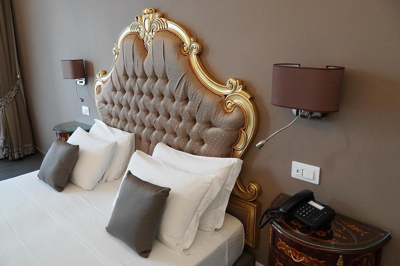 อาร์ต รีสอร์ต แกลเลอเรีย อุมแบร์โต Hotel เนเปิลส์ ภายนอก รูปภาพ