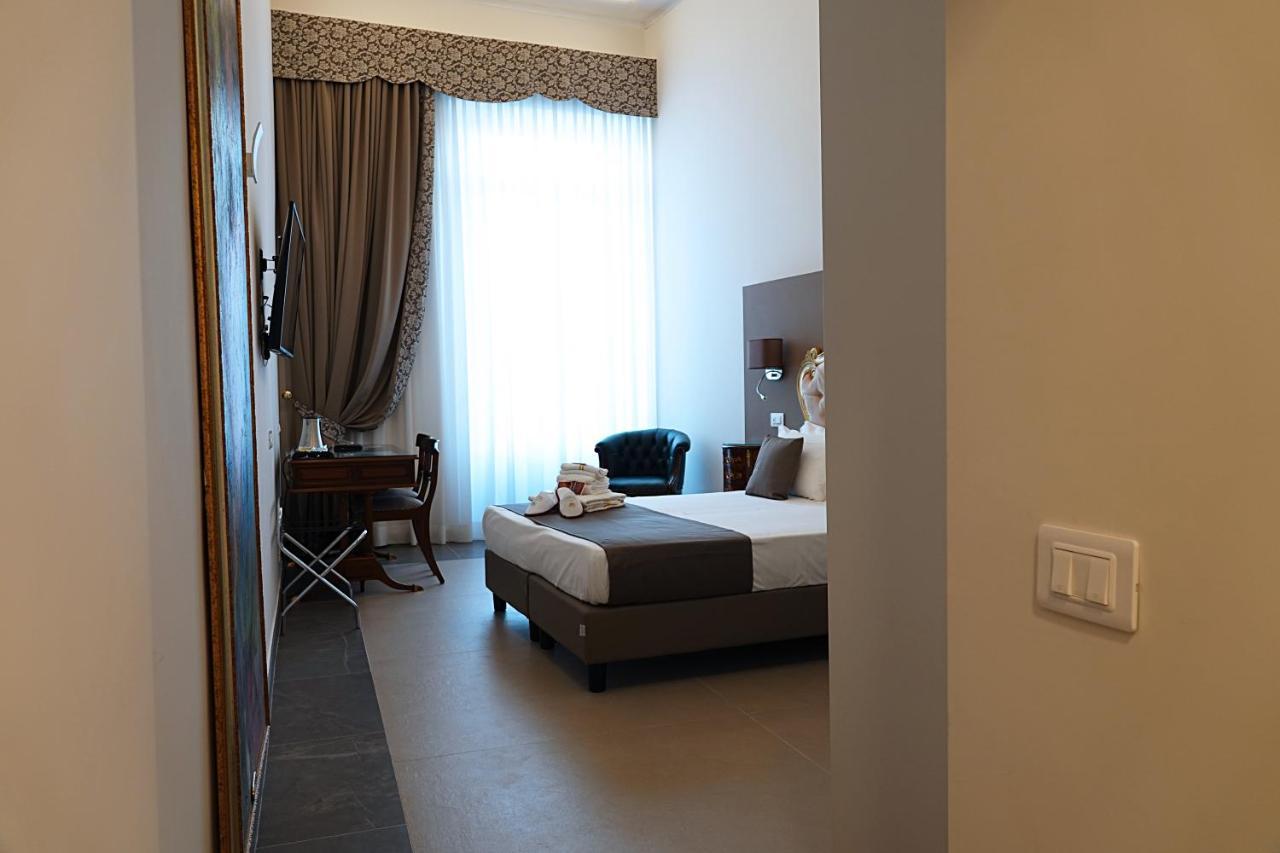 อาร์ต รีสอร์ต แกลเลอเรีย อุมแบร์โต Hotel เนเปิลส์ ภายนอก รูปภาพ