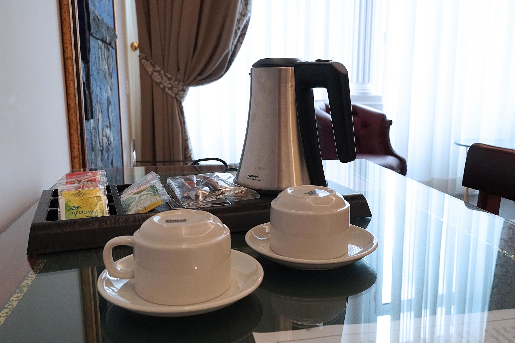 อาร์ต รีสอร์ต แกลเลอเรีย อุมแบร์โต Hotel เนเปิลส์ ภายนอก รูปภาพ