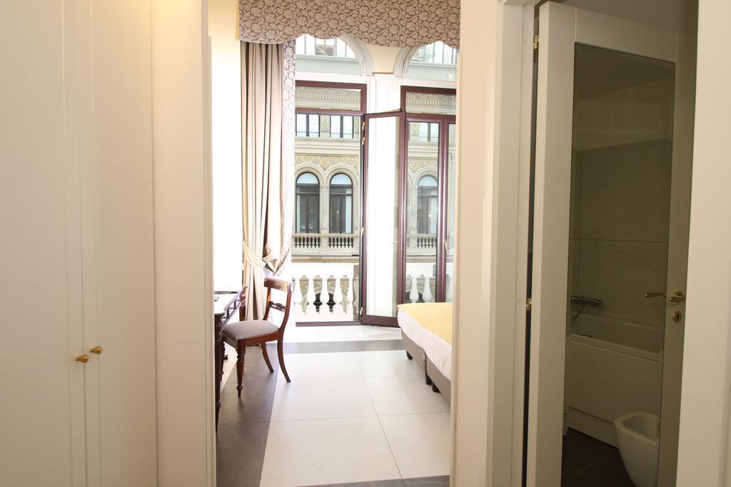 อาร์ต รีสอร์ต แกลเลอเรีย อุมแบร์โต Hotel เนเปิลส์ ภายนอก รูปภาพ